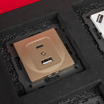 03f1c3a893a9280cefbc3cb49ca4b2e8